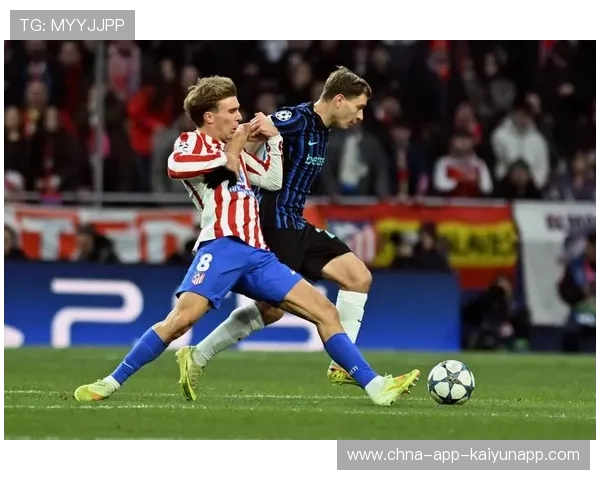 国际米兰门将夜间训练：扑点与出球的切换训练被常态化